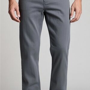 Denver Hayes Straight-Leg pants 5-pocket pant in a grey color. Size 30x30